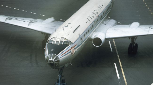 Самолет Ту-104. Архив