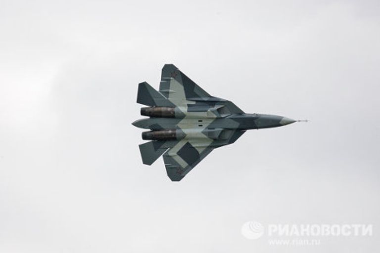 Испытания нового боевого самолета пятого поколения Т-50 разработки компании Сухой Испытания нового боевого самолета пятого поколения Т-50 разработки компании Сухой