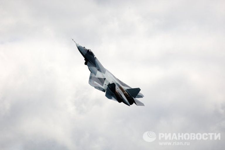 Испытания нового боевого самолета пятого поколения Т-50 разработки компании Сухой Испытания нового боевого самолета пятого поколения Т-50 разработки компании Сухой