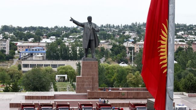 Памятник Ленину в городе Ош Памятник Ленину в городе Ош