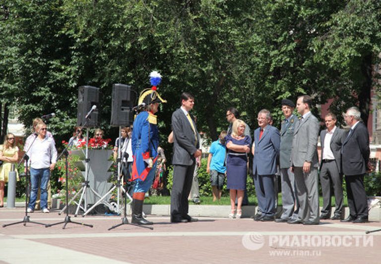 Выступление отряда элитных швейцарских гренадеров Выступление отряда элитных швейцарских гренадеров