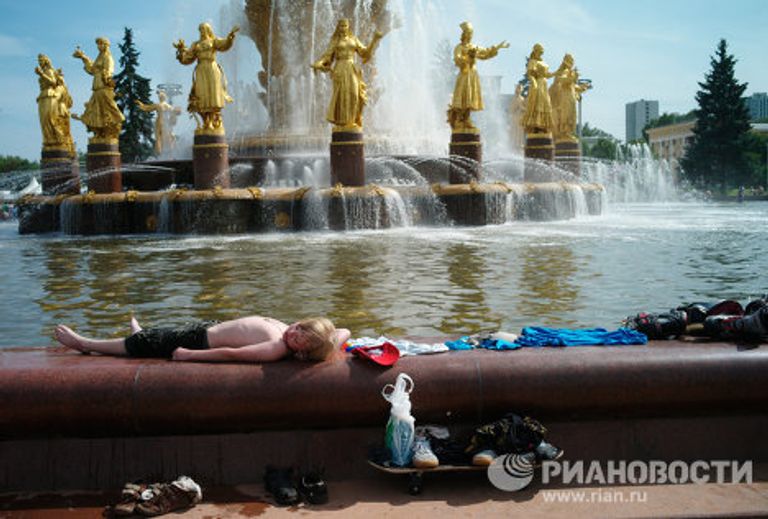 Жаркая погода установилась в Москве Жаркая погода установилась в Москве
