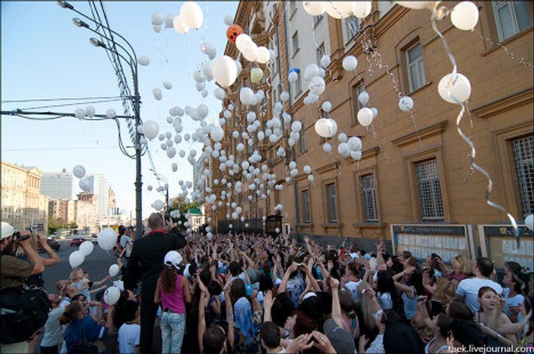 Московские фанаты почтили память Джексона Московские фанаты почтили память Джексона