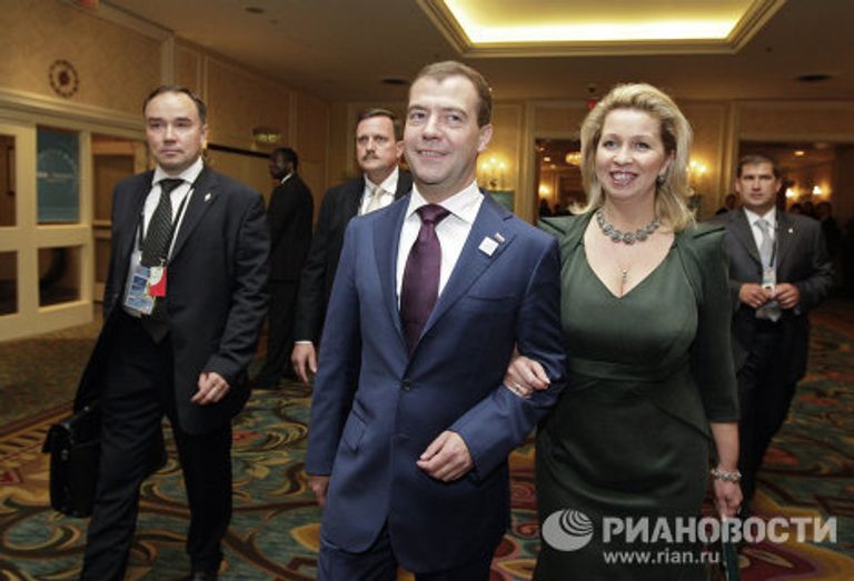 Дмитрий и Светлана Медведевы на приеме от имени премьер-министра Канады в честь глав государств и правительств G20 Дмитрий и Светлана Медведевы на приеме от имени премьер-министра Канады в честь глав государств и правительств G20