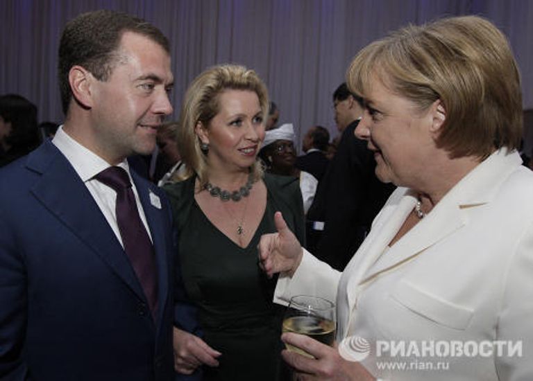 Дмитрий и Светлана Медведевы на приеме от имени премьер-министра Канады в честь глав государств и правительств G20 Дмитрий и Светлана Медведевы на приеме от имени премьер-министра Канады в честь глав государств и правительств G20