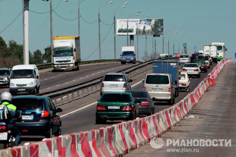 Затруднено движение на Ленинградском шоссе в связи с ремонтными работами на путепроводе Октябрьской железной дороги Затруднено движение на Ленинградском шоссе в связи с ремонтными работами на путепроводе Октябрьской железной дороги