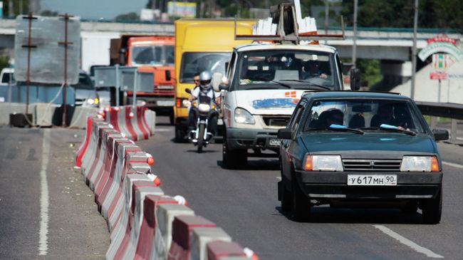 Затруднено движение на Ленинградском шоссе в связи с ремонтными работами на путепроводе Октябрьской железной дороги Затруднено движение на Ленинградском шоссе в связи с ремонтными работами на путепроводе Октябрьской железной дороги
