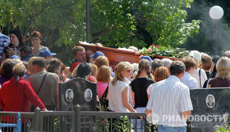 Прощание с погибшими в летнем лагере Азов в Москве Прощание с погибшими в летнем лагере Азов в Москве