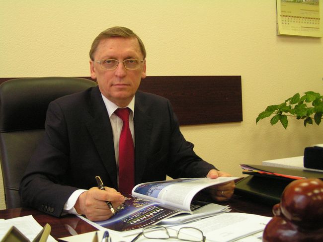 Александр Емельянов, руковдитель делегации Рособоронэкспорта на Форуме Технологии в машиностроении-2010. Александр Емельянов, руковдитель делегации Рособоронэкспорта на Форуме Технологии в машиностроении-2010.