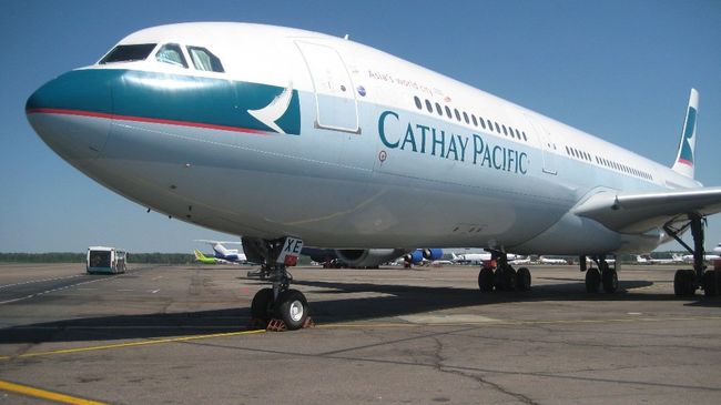Самолет авиакомпании Cathay Pacific Airways. Архивное фото Самолет авиакомпании Cathay Pacific Airways. Архивное фото