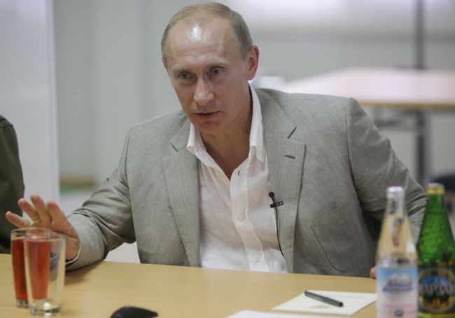 Владимир Путин встретился с представителями студенческих отрядов, занятых на строительстве Олимпийского парка в Имеретинской низменности