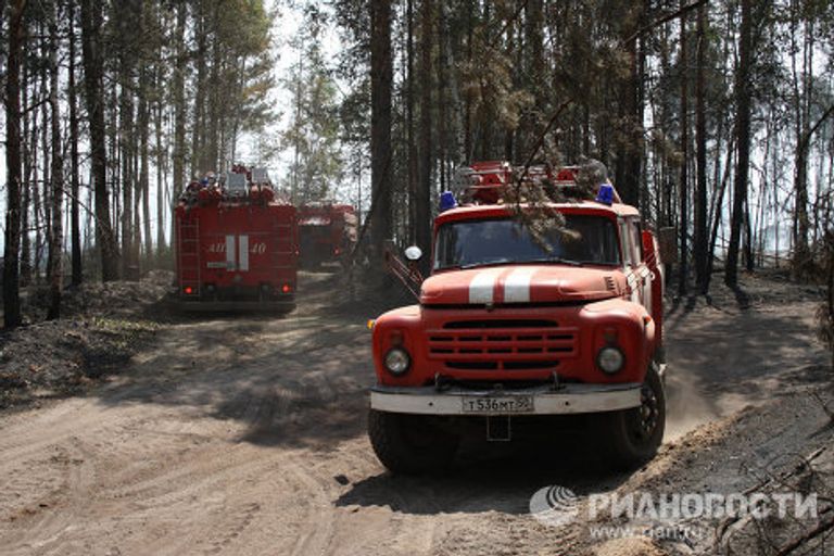 Тушение торфяных пожаров в Подмосковье Тушение торфяных пожаров в Подмосковье