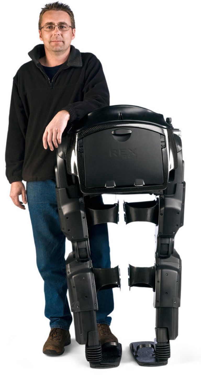 Пара роботизированных ног, созданная компанией Rex Bionics Пара роботизированных ног, созданная компанией Rex Bionics