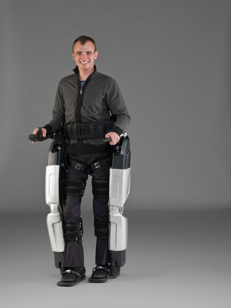 Пара роботизированных ног, созданная компанией Rex Bionics Пара роботизированных ног, созданная компанией Rex Bionics