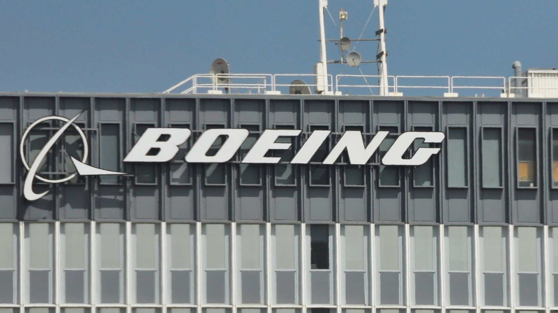 Здание компании Boeing в Лос-Анджелесе Здание компании Boeing в Лос-Анджелесе - РИА Новости, 1920, 26.10.2024