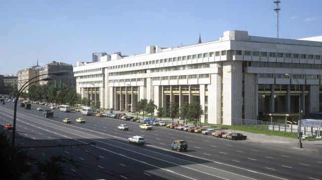 Здание АПН на Зубовском бульваре