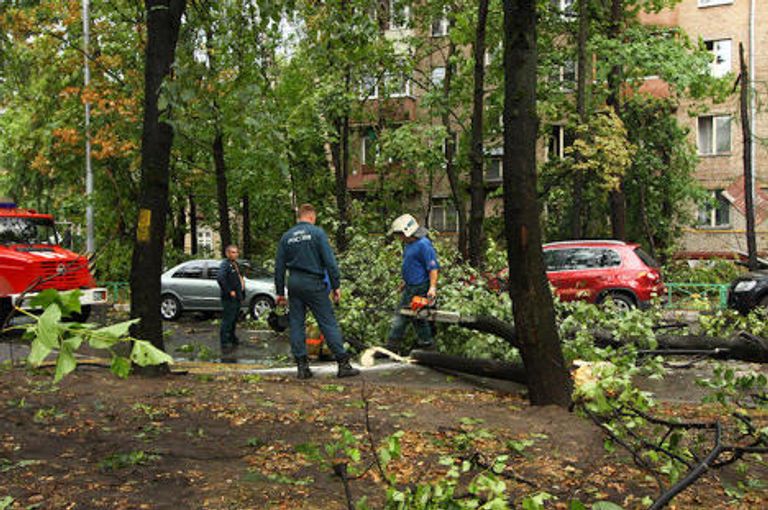 Последствия урагана в районе Соколиная гора Последствия урагана в районе Соколиная гора