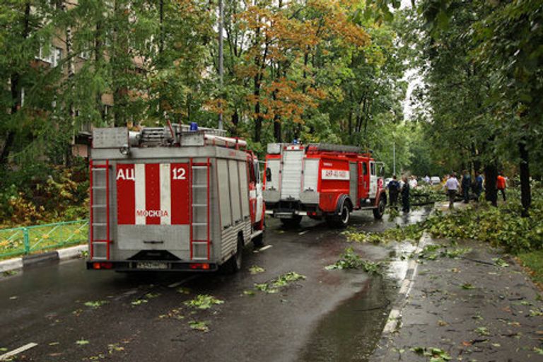 Последствия урагана в районе Соколиная гора Последствия урагана в районе Соколиная гора