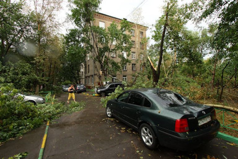 Последствия урагана в районе Соколиная гора Последствия урагана в районе Соколиная гора