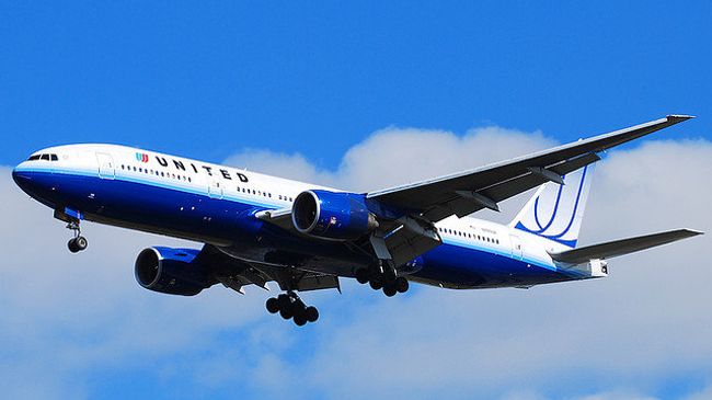 Самолет Boeing-777 авиакомпании United Airlines. Архивное фото Самолет Boeing-777 авиакомпании United Airlines. Архивное фото