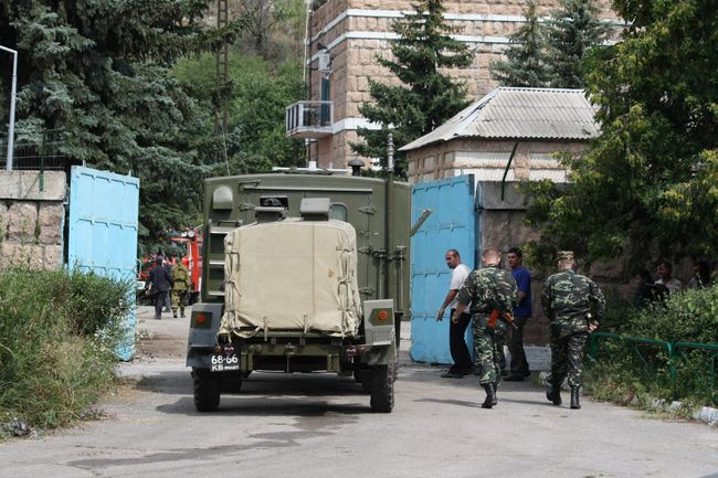 На Баксанской ГЭС сработали четыре взрывных устройства На Баксанской ГЭС сработали четыре взрывных устройства