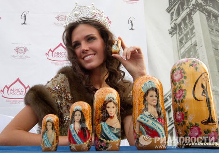 Пресс-конференция, посвященная отъезду Мисс Россия - 2010 Ирины Антоненко на конкурс Мисс Вселенная Пресс-конференция, посвященная отъезду Мисс Россия - 2010 Ирины Антоненко на конкурс Мисс Вселенная