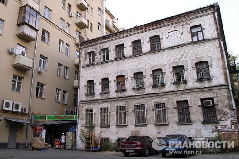 Проспект Мира дом 76, в этом доме жил Владимир Высоцкий Проспект Мира дом 76, в этом доме жил Владимир Высоцкий