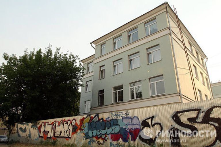 Большой Каретный пер. 10, здание в котором раньше располагалась школа в которой учился Владимир Высоцкий Большой Каретный пер. 10, здание в котором раньше располагалась школа в которой учился Владимир Высоцкий