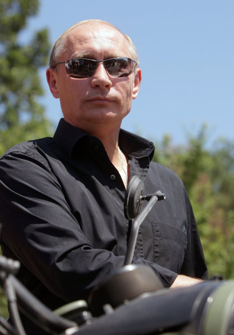 Владимир Путин и Ночные волки на байк-шоу Владимир Путин и Ночные волки на байк-шоу