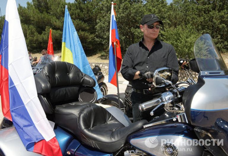 Премьер-министр РФ Владимир Путин побывал на байк-шоу под Севастополем Премьер-министр РФ Владимир Путин побывал на байк-шоу под Севастополем