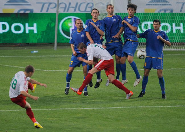 Игровой момент Локомотив - Ростов