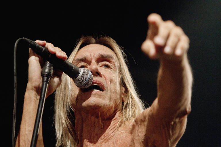 Концерт американского певца Игги Попа и его группы The Stooges Концерт американского певца Игги Попа и его группы The Stooges