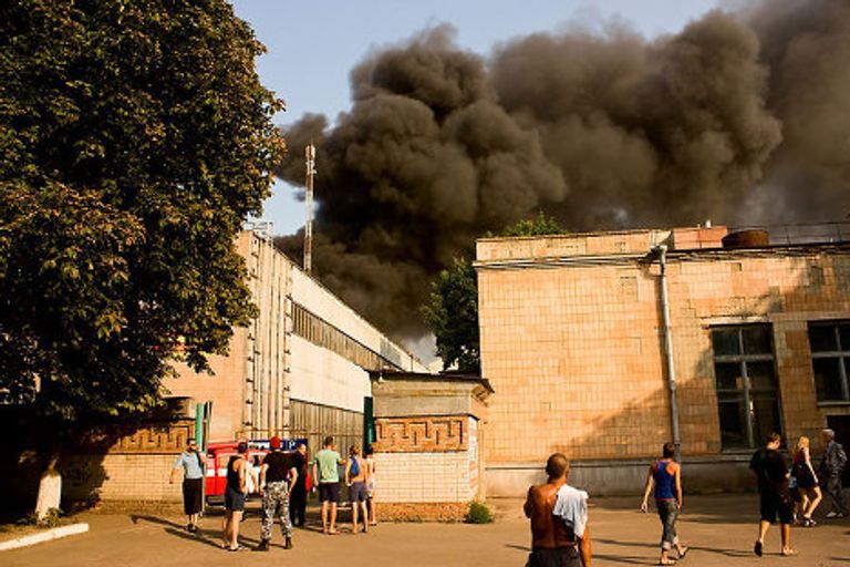 В Черкассах горит завод «ТЕМП» В Черкассах горит завод «ТЕМП»