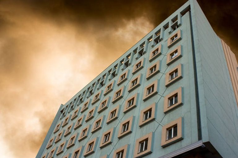 В Черкассах горит завод «ТЕМП» В Черкассах горит завод «ТЕМП»