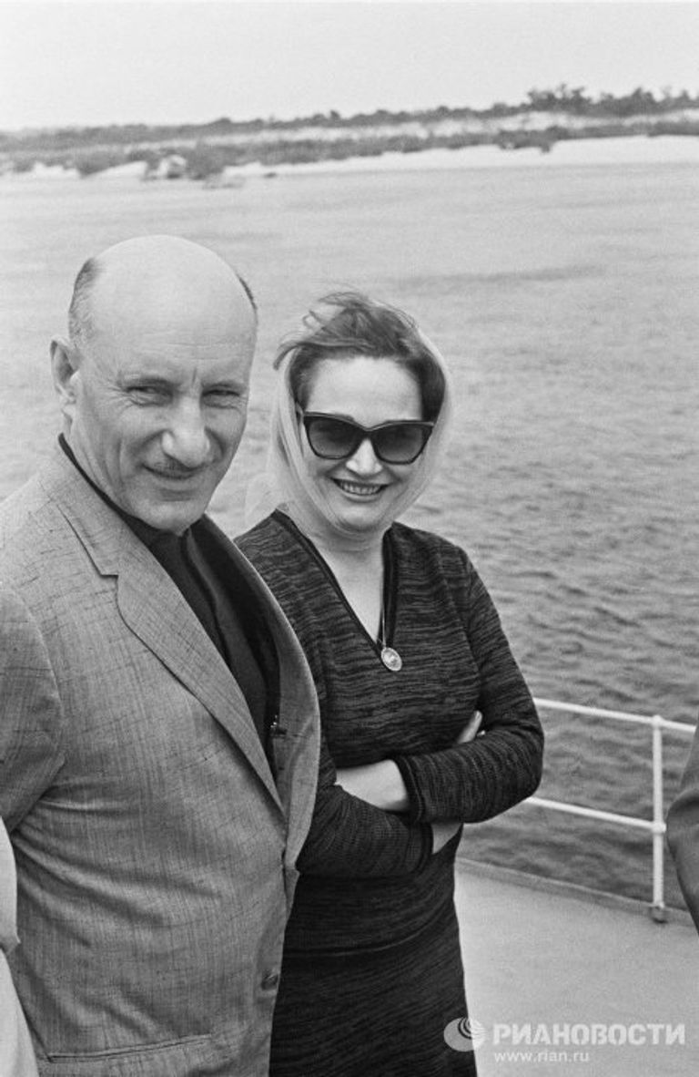 Кинорежиссёр Сергей Герасимов и актриса Людмила Хитяева