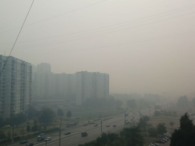  Дым от лесных пожаров опять опустился на Москву