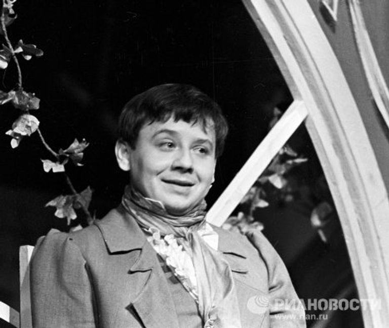 Табаков в спектакле Обыкновенная история Табаков в спектакле Обыкновенная история