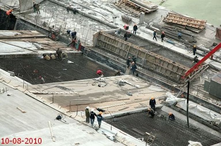 Бетонирование левого выходного портала началось на водосбросе СШГЭС Бетонирование левого выходного портала началось на водосбросе СШГЭС