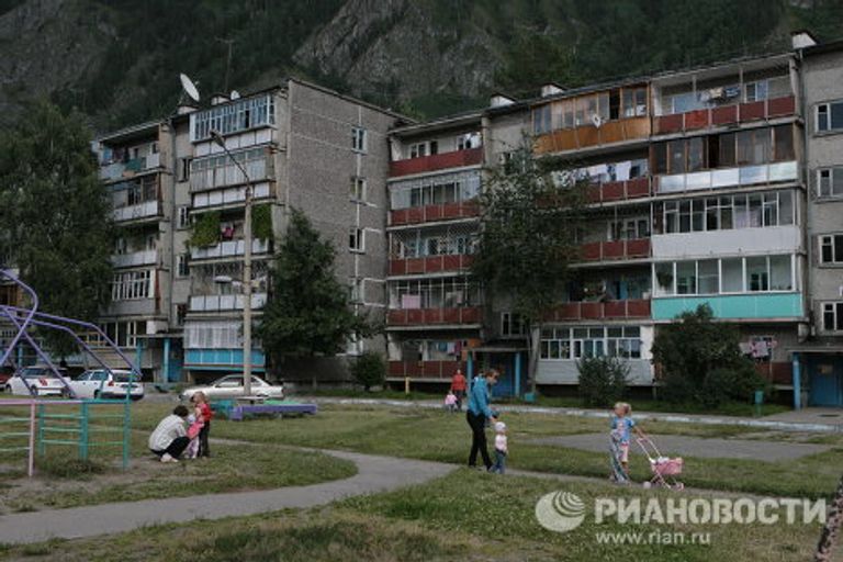 Жилые дома на берегу Енисея Жилые дома на берегу Енисея