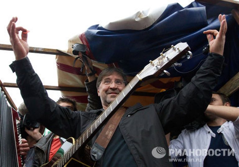 Митинг-концерт в защиту Химкинского леса на Пушкинской площади Митинг-концерт в защиту Химкинского леса на Пушкинской площади