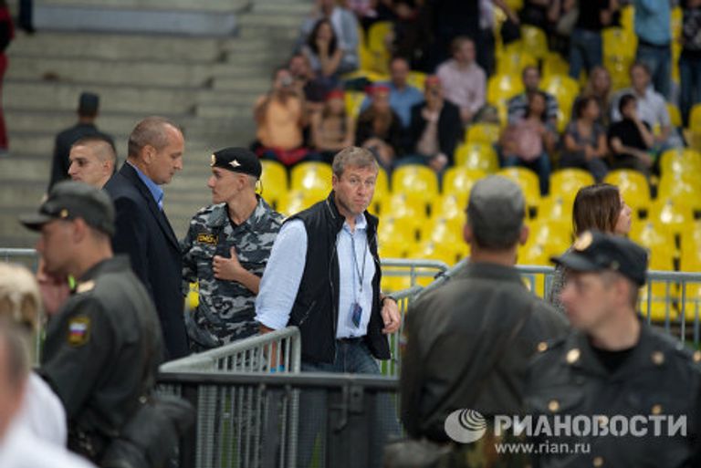 Роман Абрамович на московском концерте U2 Роман Абрамович на московском концерте U2
