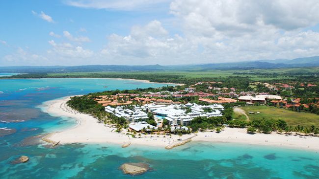 Гостиничный комплекс Grand Paradise Playa Dorada с высоты птичьего полета