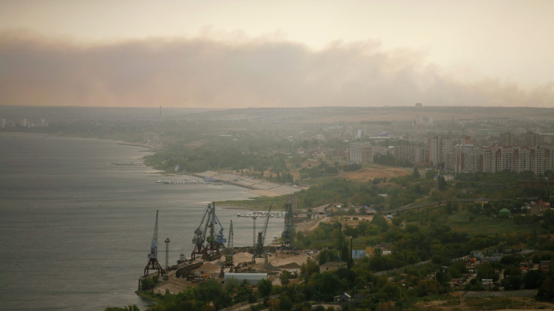 Пыльная буря над Волгоградом Пыльная буря над Волгоградом - РИА Новости, 1920, 28.04.2022