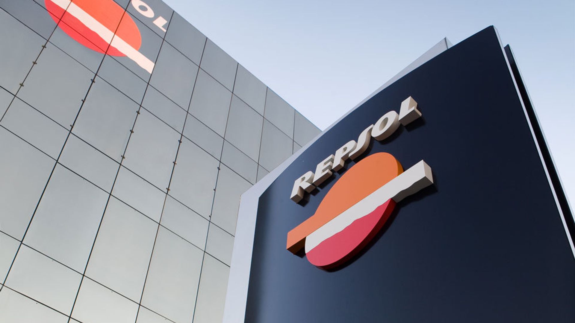 Штаб-квартира компании Repsol Штаб-квартира компании Repsol - РИА Новости, 1920, 15.01.2026