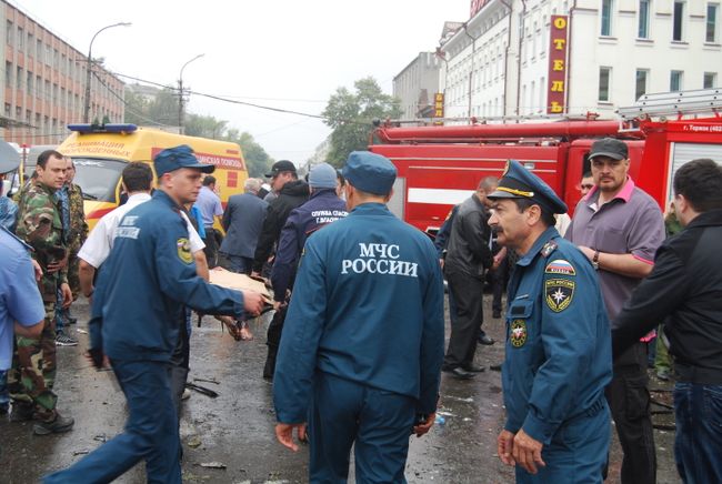 Взрыв возле центрального рынка во Владикавказе Взрыв возле центрального рынка во Владикавказе