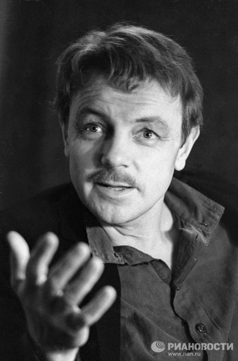 Кирилл Лавров Кирилл Лавров
