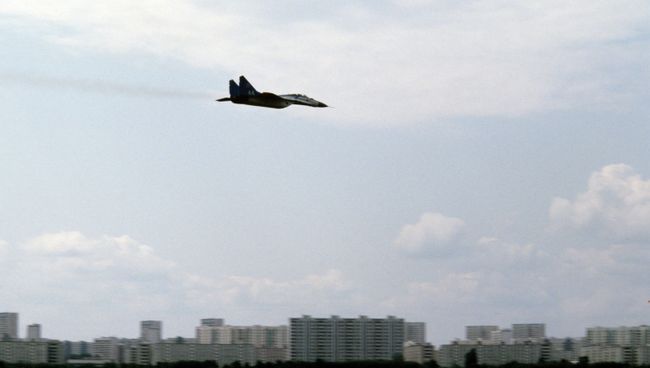 Самолет-истребитель Су-27. Архив