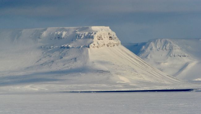 Архипелаг Земля Франца-Иосифа. Архивное фото Архипелаг Земля Франца-Иосифа. Архивное фото