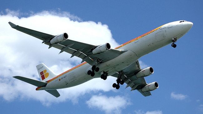 Самолет авиакомпании Iberia Самолет авиакомпании Iberia