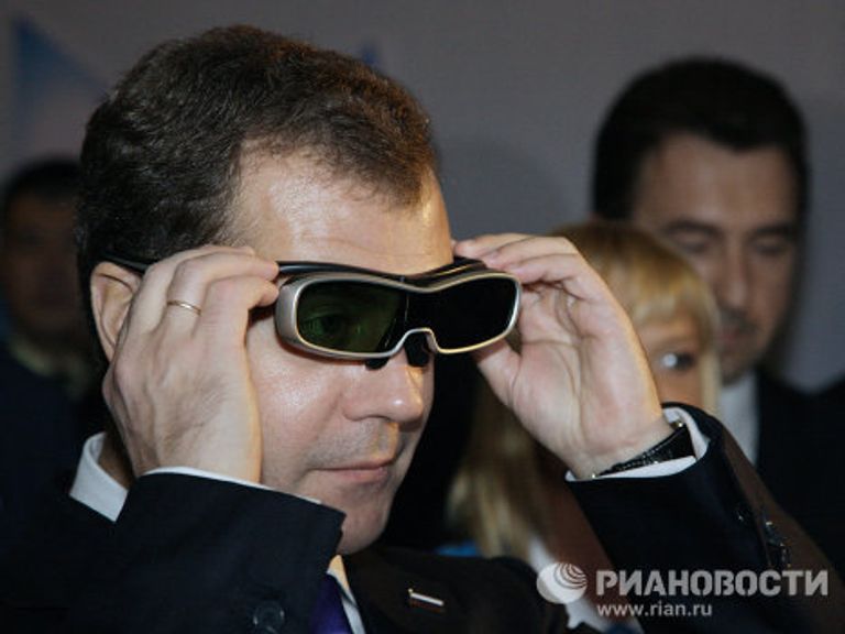 Дмитрий Медведев и Си Цзиньпин посетили павильон России на Всемирной универсальной выставке ЭКСПО-2010 в Шанхае Дмитрий Медведев и Си Цзиньпин посетили павильон России на Всемирной универсальной выставке ЭКСПО-2010 в Шанхае